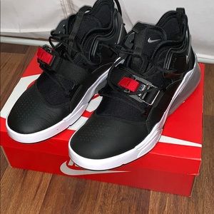 Selling a pair of Nike Air Force 270.
